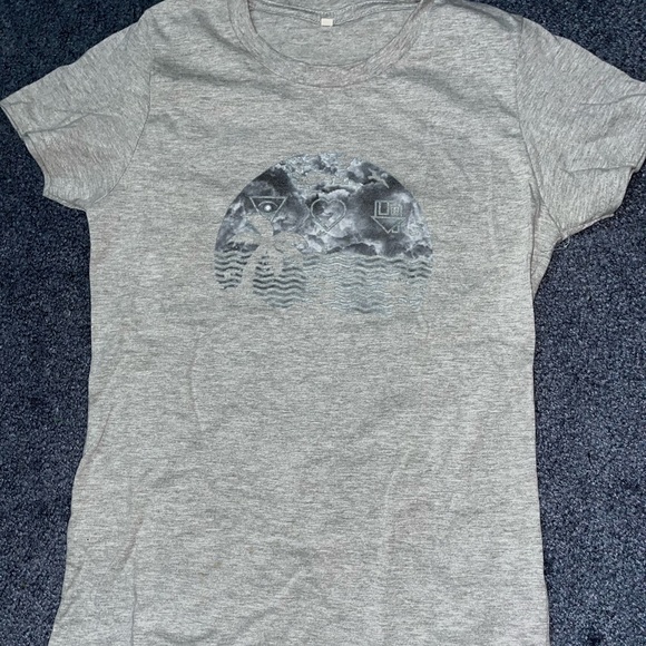 The neighborhood t shirt - Picture 2 of 2